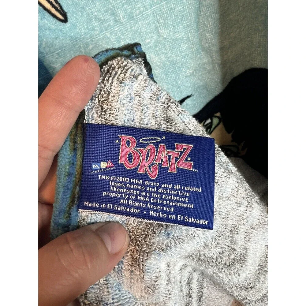 Bratz Dolls 2004‎ Beach Towel 27”x 54” Beach Scene